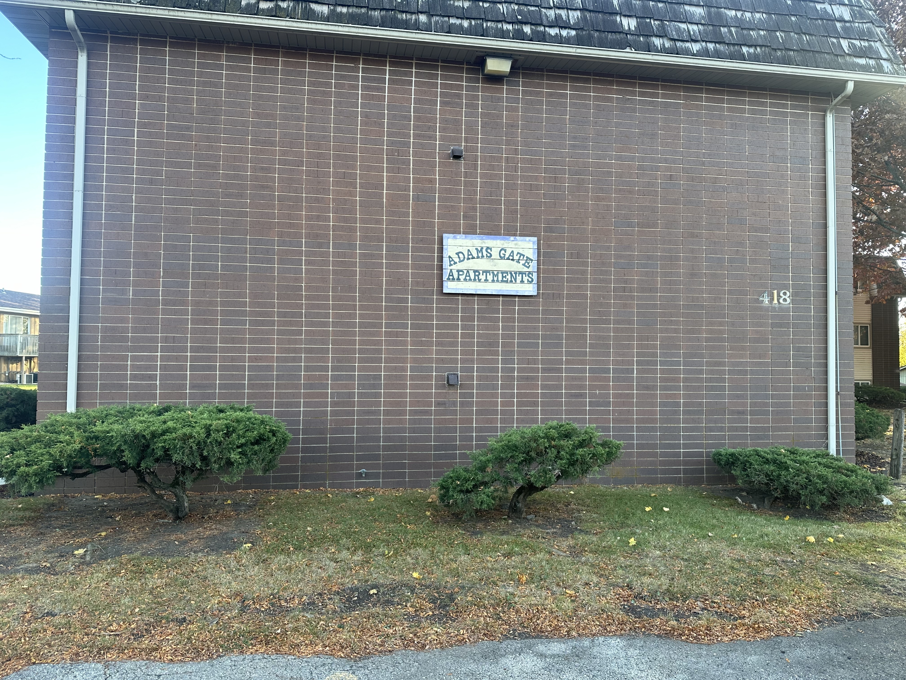 418 Adams Street - 9